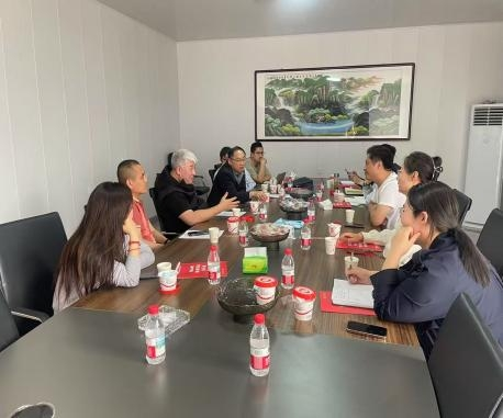 公司高層領(lǐng)導(dǎo)考察團(tuán)赴易縣對(duì)冰柿產(chǎn)業(yè)展開深入調(diào)研